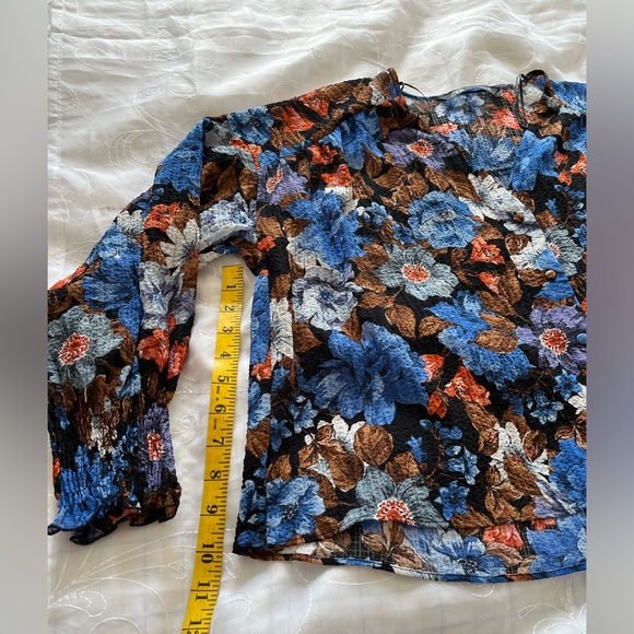 Zara Women’s Medium Multi-Color Medium Bishop Sleeve Top - Picture 7 of 13
